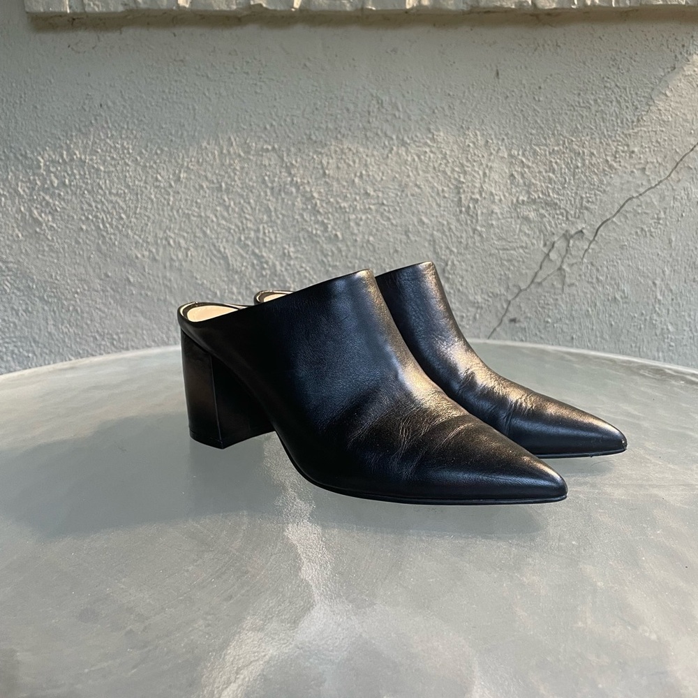 Marc Fisher black size 9 block healed shoes
